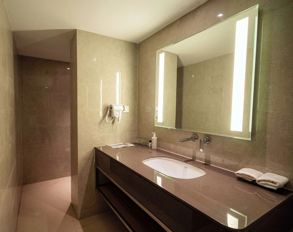 Golden Tulip Bhopal
