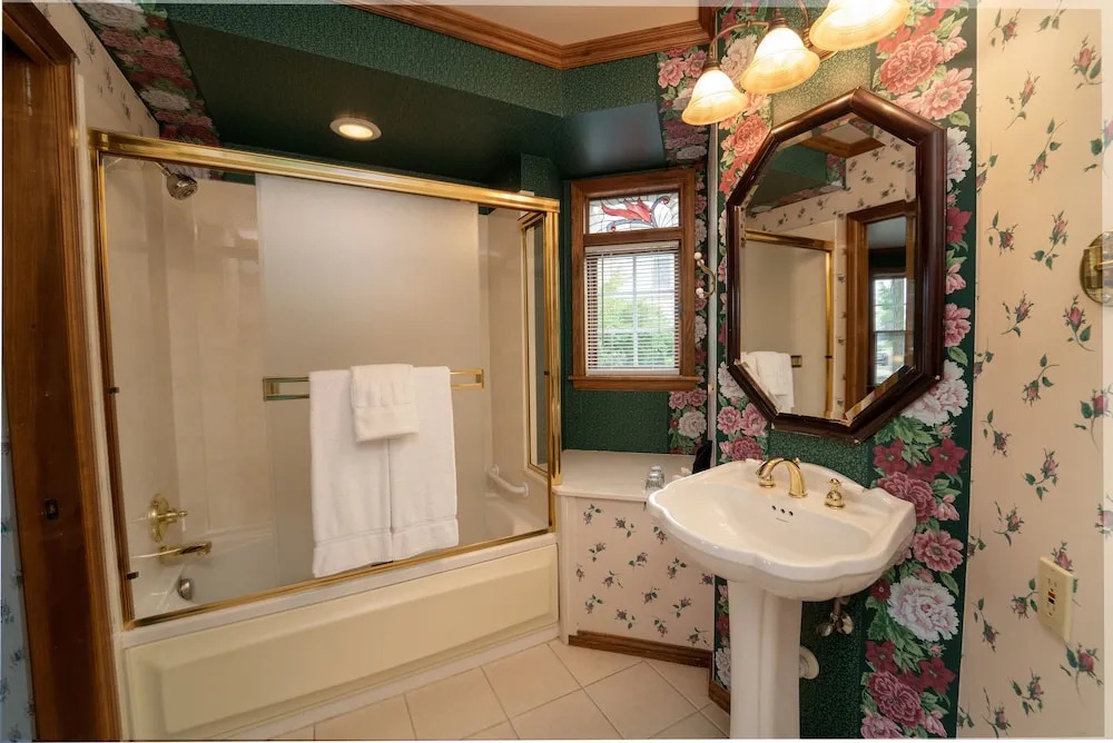 Yelton Manor Bed and Breakfast