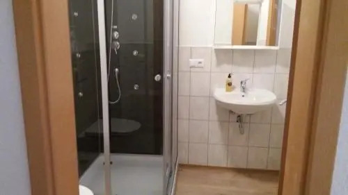Gästehaus Apartments B & B27 und Pension Waldhorn