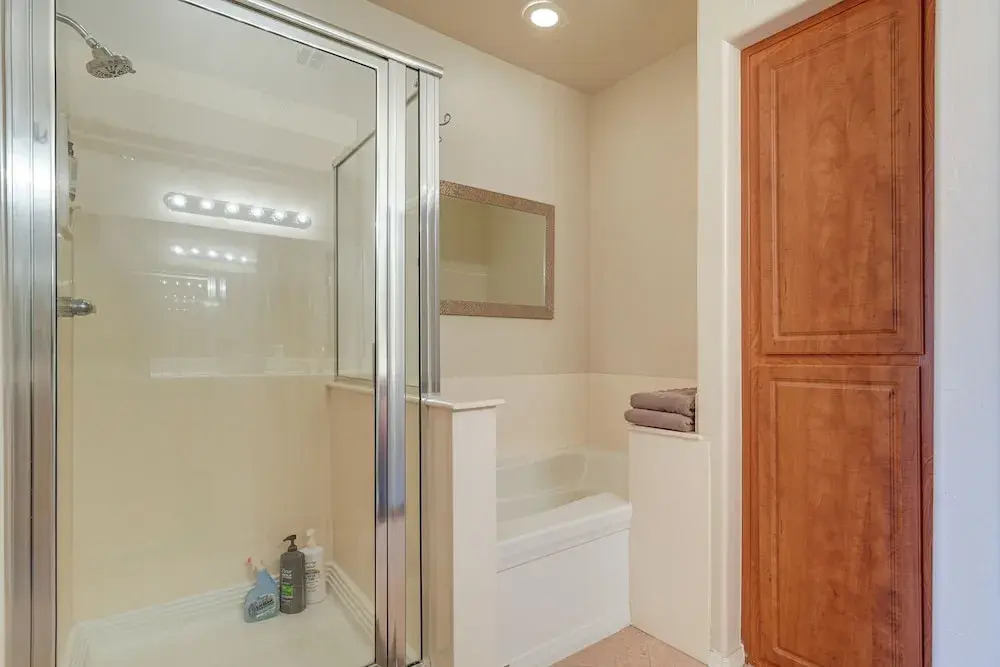 1 Mi to Golf: Lake-view Condo w/ Pool in Chandler!