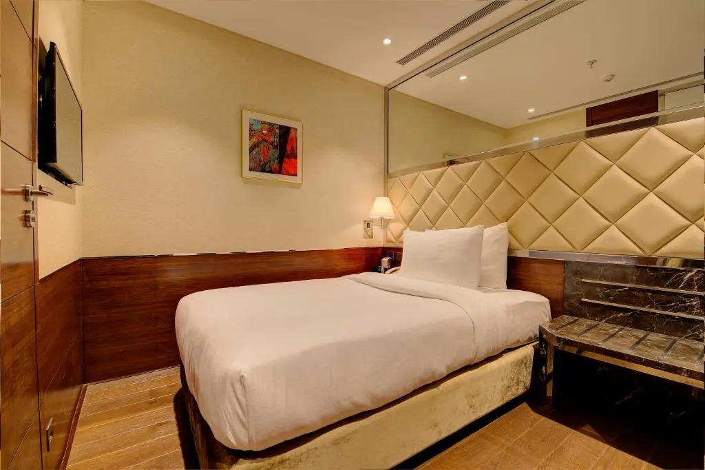 Niranta Transit Hotel Mumbai Airport - At Arrivals