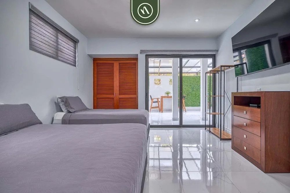 Modern 2BR Condo in Old Town - Private Terrace