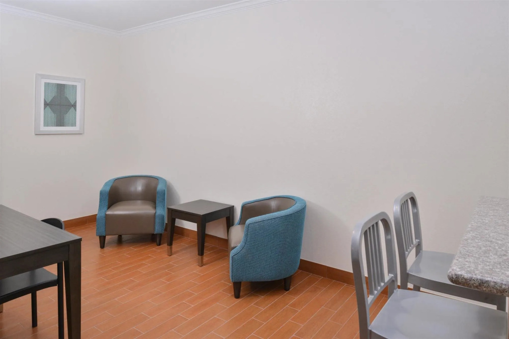 Regency Inn & Suites- NW Houston