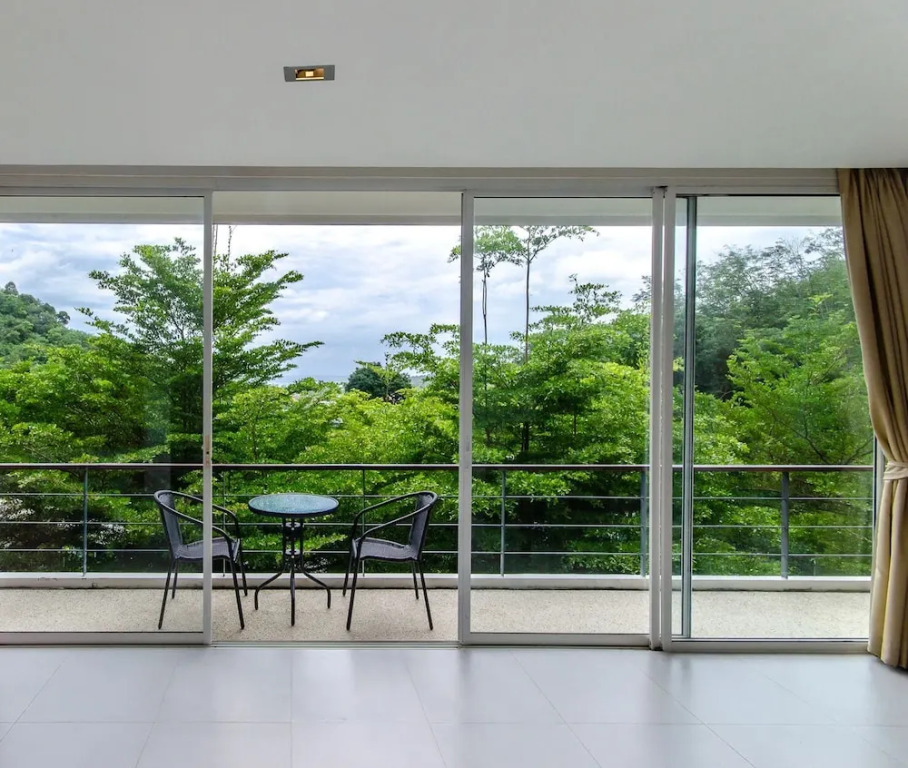Natural Sea View 2 Bedrooms Apartment