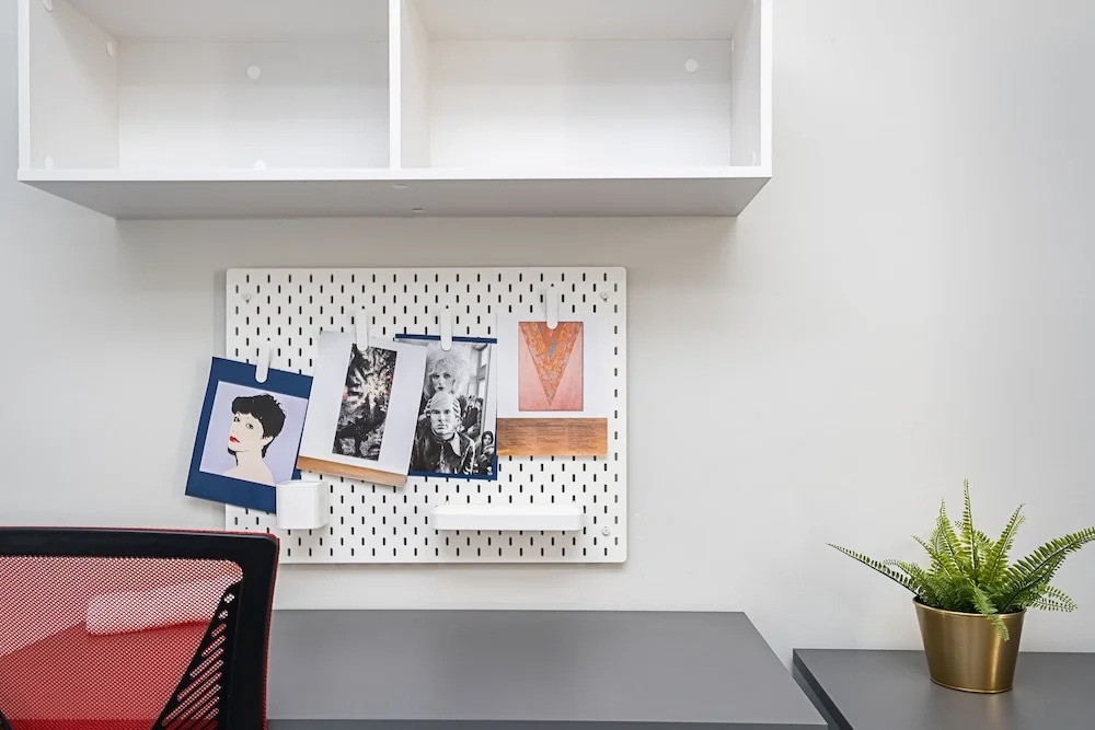 Modern Rooms And Studio In Westminster