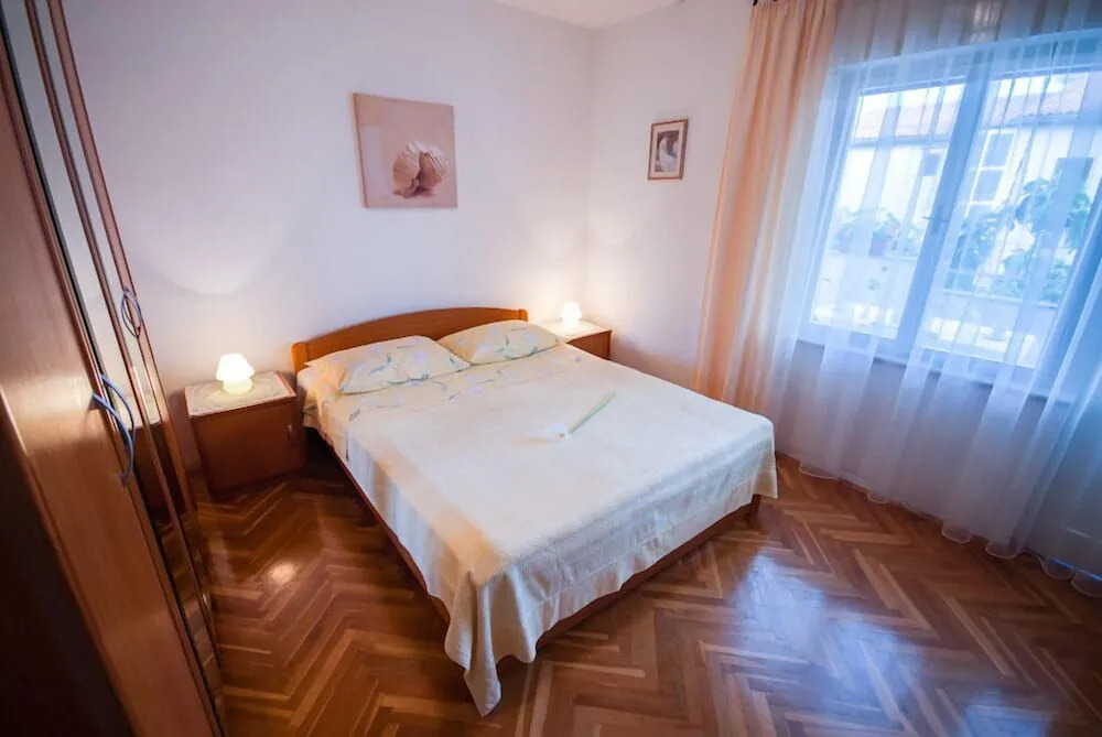 Apartment IDA