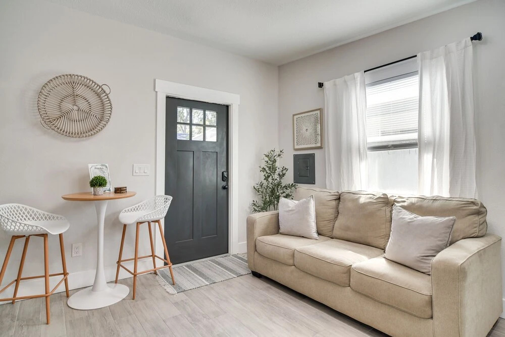 Tampa Studio w/ Shared Backyard ~ 4 Mi to Downtown