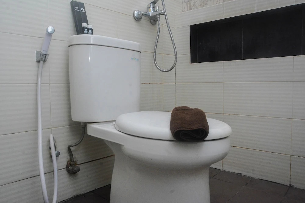 Minimalist And Warm 2Br At Bassura City Apartment