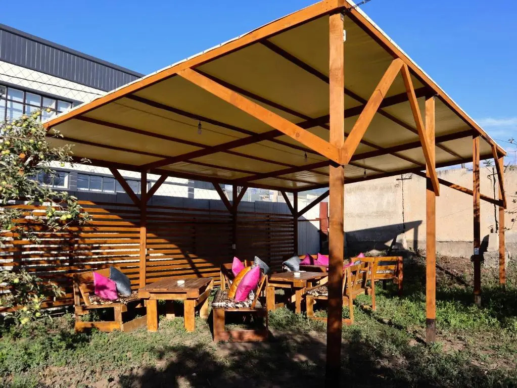 ESENIN 1 Hostel & Bar