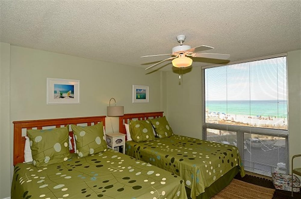 Shoreline Towers 1046 3 Bedroom Condo