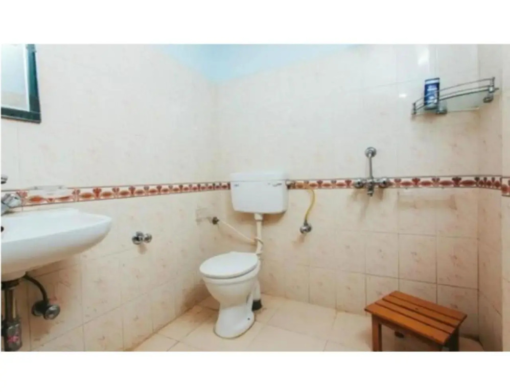 1 BR Boutique stay in The Ridge, Shimla, by GuestHouser (05B7)