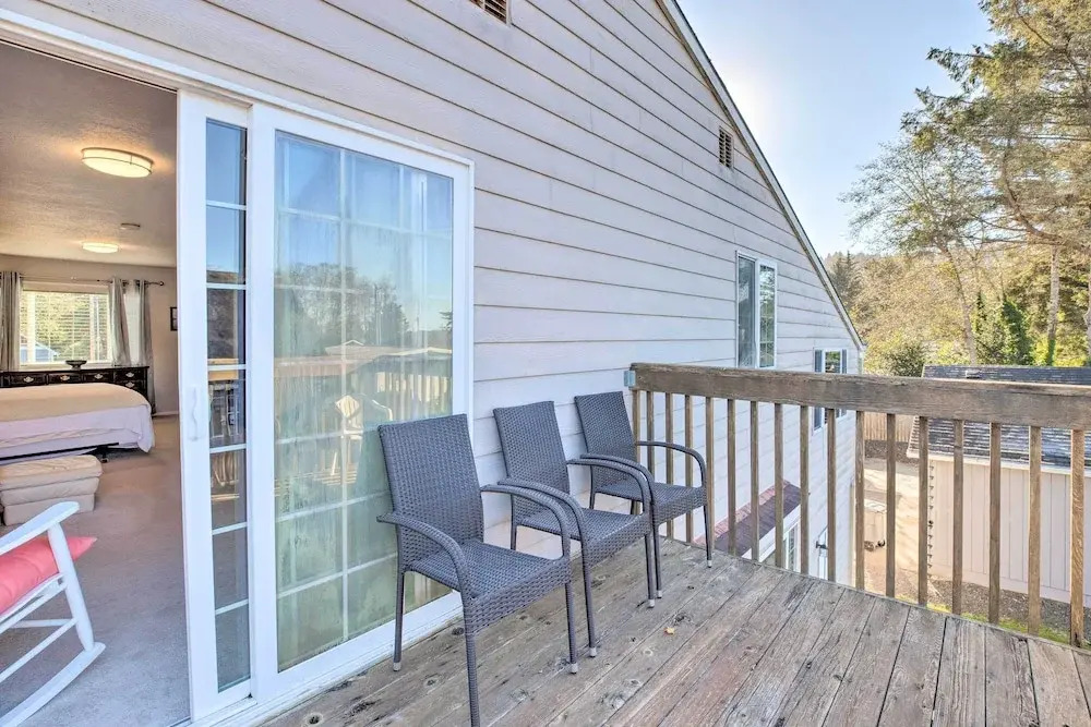 Pet-Friendly Rockaway Beach Home w/ Fire Pit