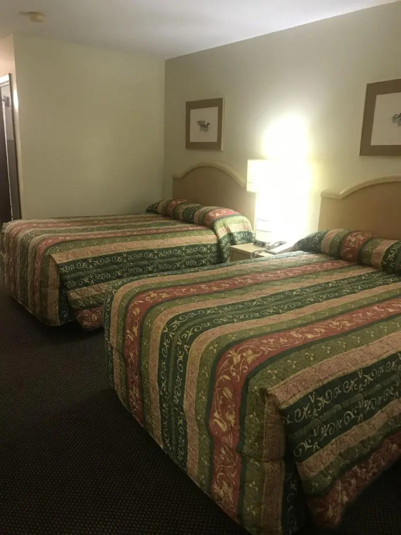 WESTERN MOTEL