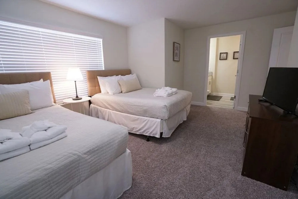 5 BR 4 BA Townhouse by Nord NH-18006