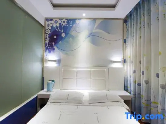 Saturday Theme Hotel