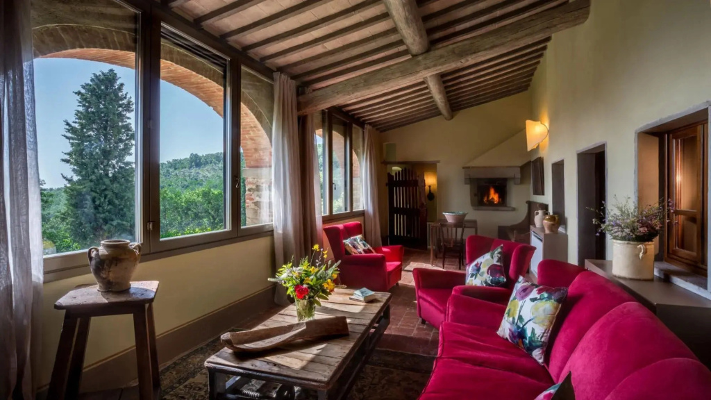 Sleeps: 12 (6 bedrooms, 6 bathrooms) 450 m2. Private garden and the pool (5x12 mts – 1,30mts depth),-VILLA LEOPOLDINA