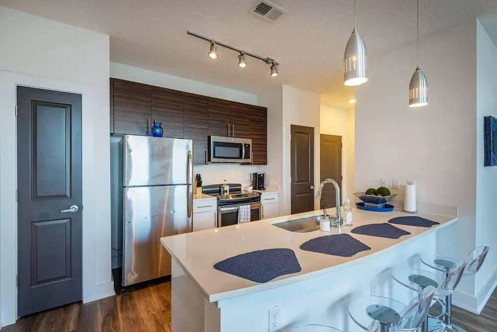 FRONTDESK NoHo Flats at North Hyde Park Apts Tampa