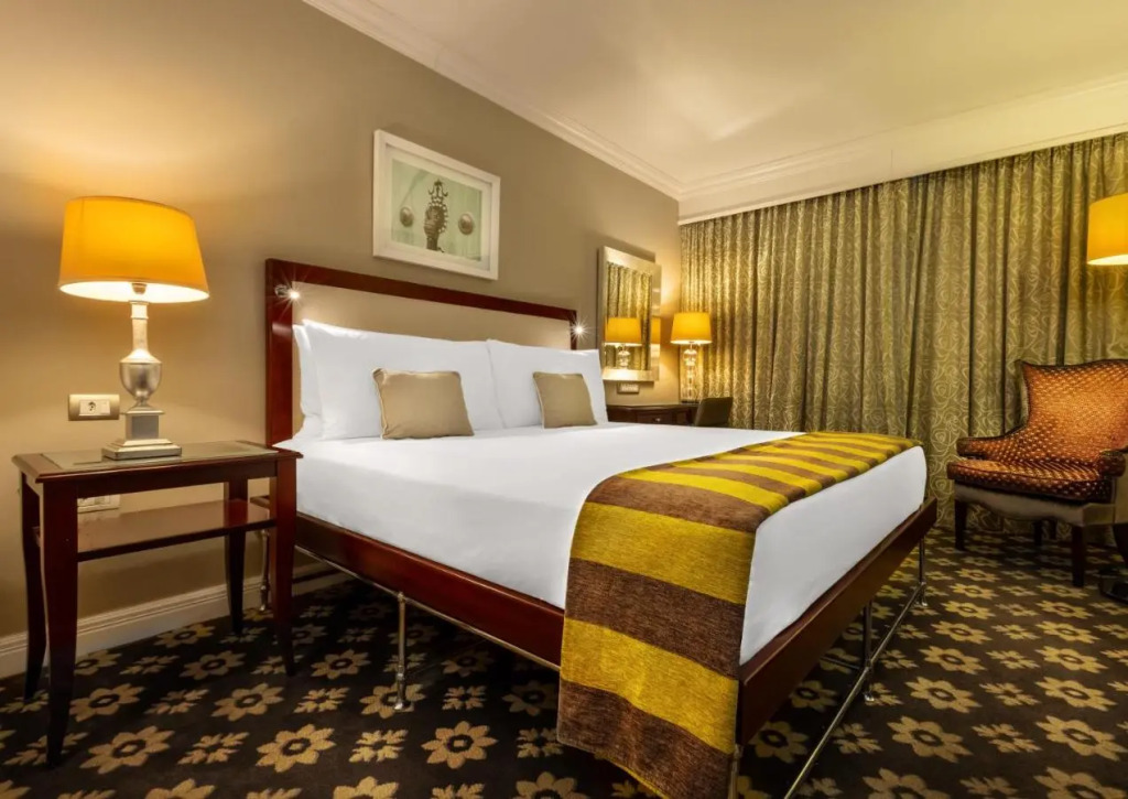 Hemingways Hotel