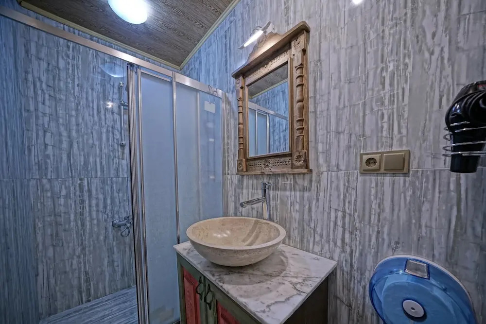 Kayatas Cave Suites