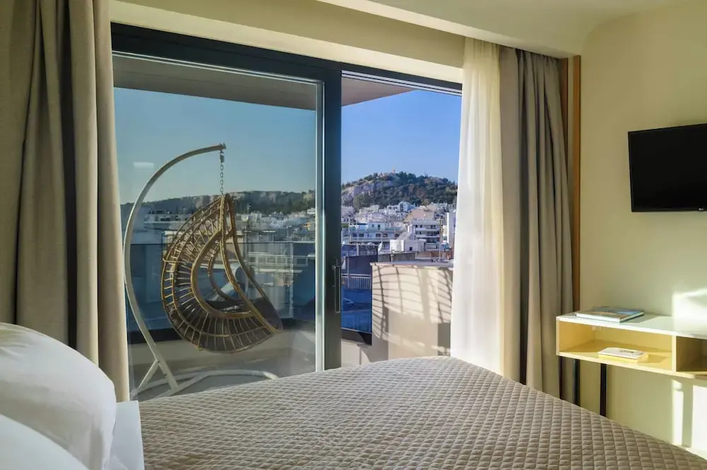 Thea Acropolis Suites & Apartments