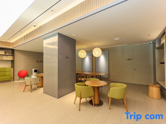 JI Hotel (Nanchang Bayi Square West Qingshanhu Metro Station))