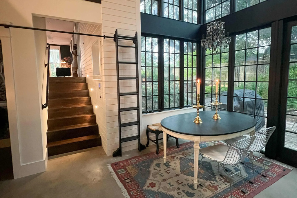 Rare - Unique East Austin Home - Walk to Downtown