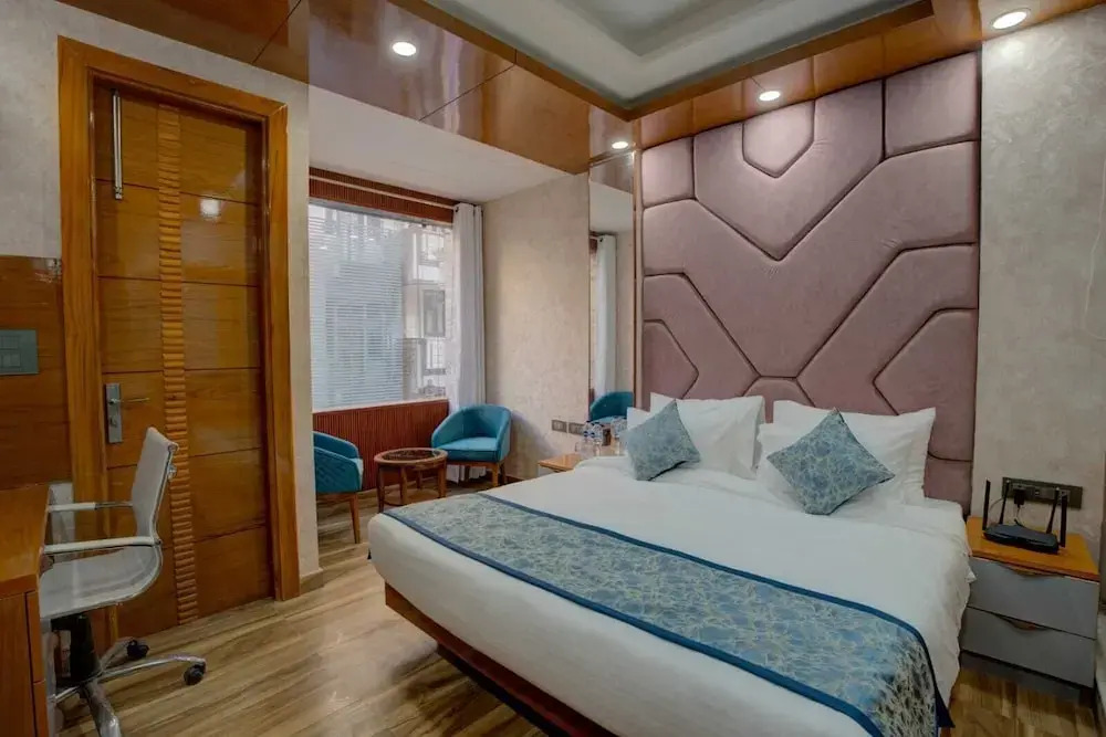 Platinum Service Apartment DLF Cyber City