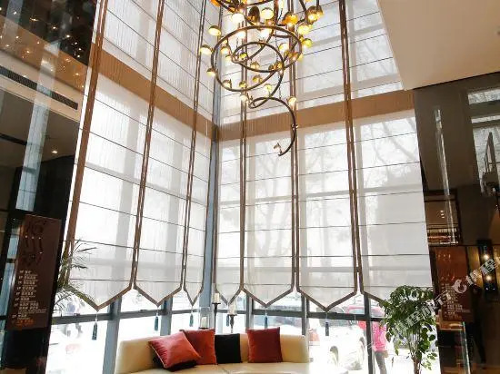 Jinghuquan Business Hotel