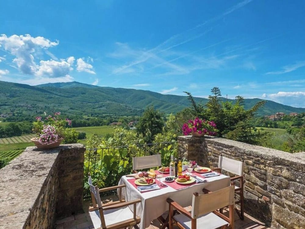 Villa Rinaldo Comfortable Holiday Residence