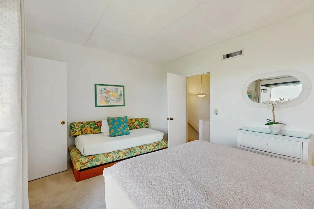 Oceanview Condo With Beach Access, Pool, Tennis Courts and Private Patio