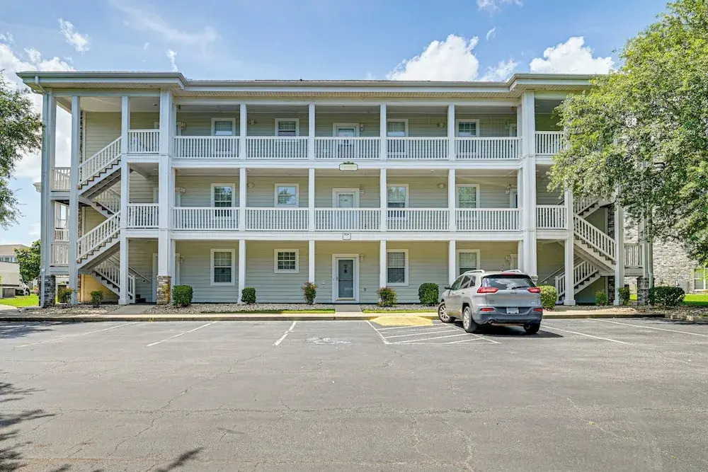 The Magnolia Green: Golf Views, Pool & Patio