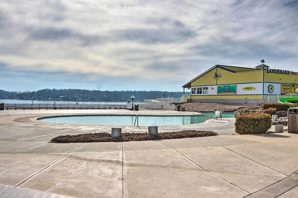 Group Friendly! Lake-view Margaritaville Retreat