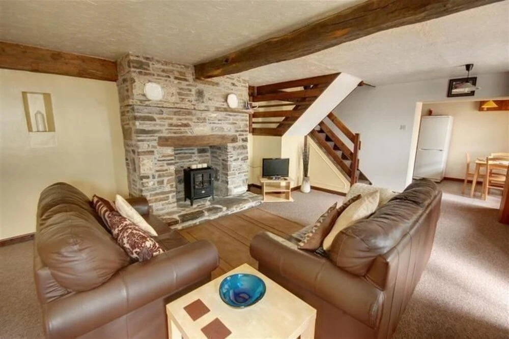 Converted Barn Outside Center of Swimbridge near Beach