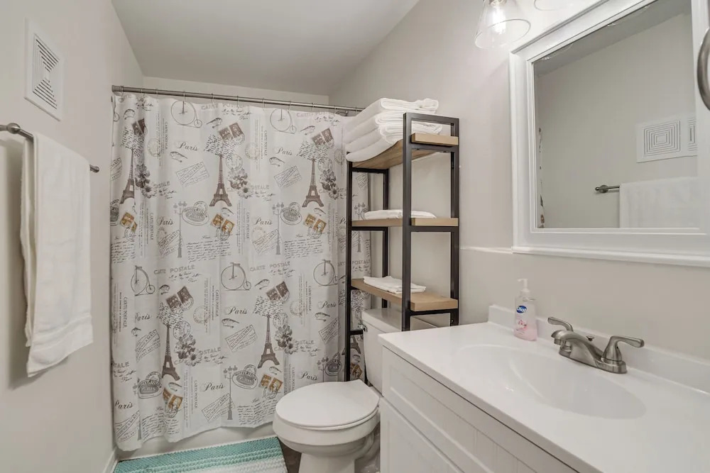 Dog-friendly Home < 1 Mi to Downtown Fargo!