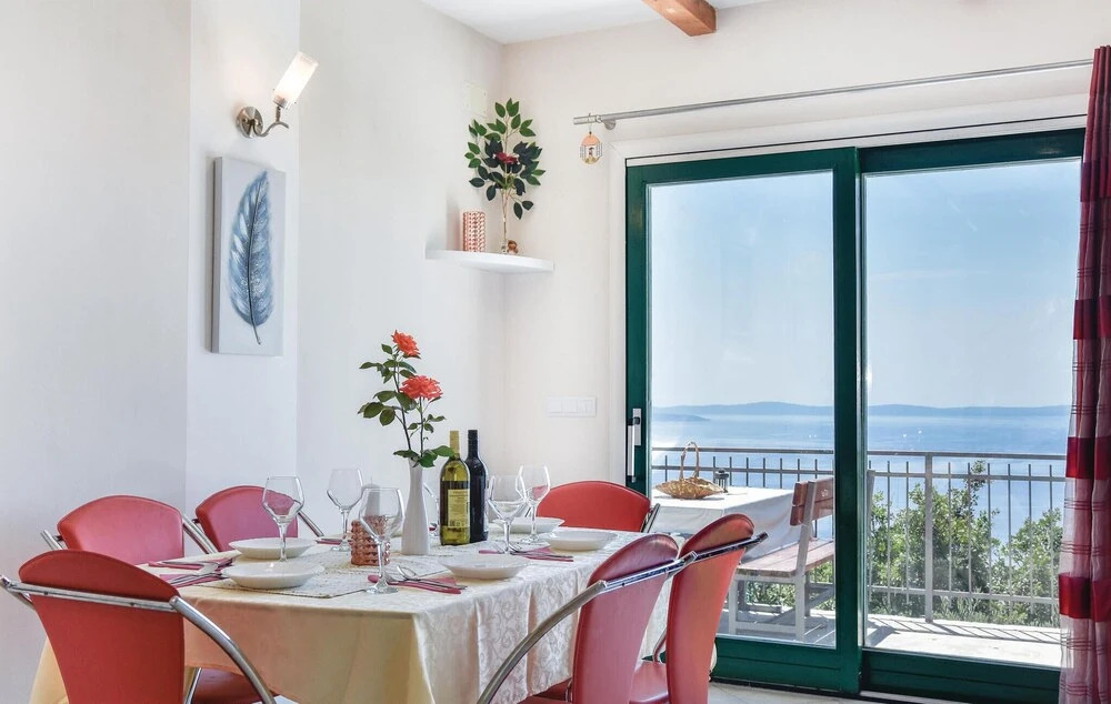 Stunning Home in Podstrana With Wifi and 3 Bedrooms