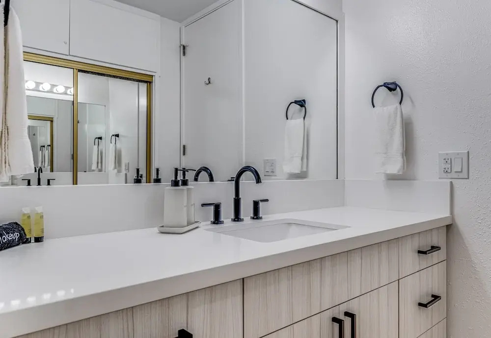 Napili Shores C117 Condo by Redawning