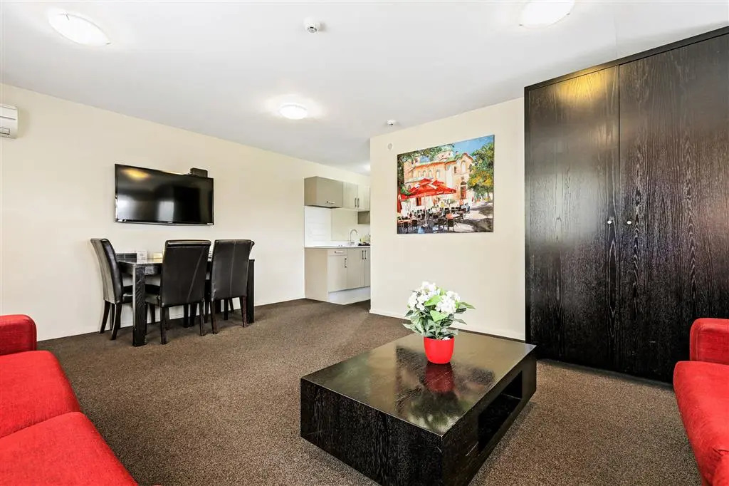 Quality Suites Amore