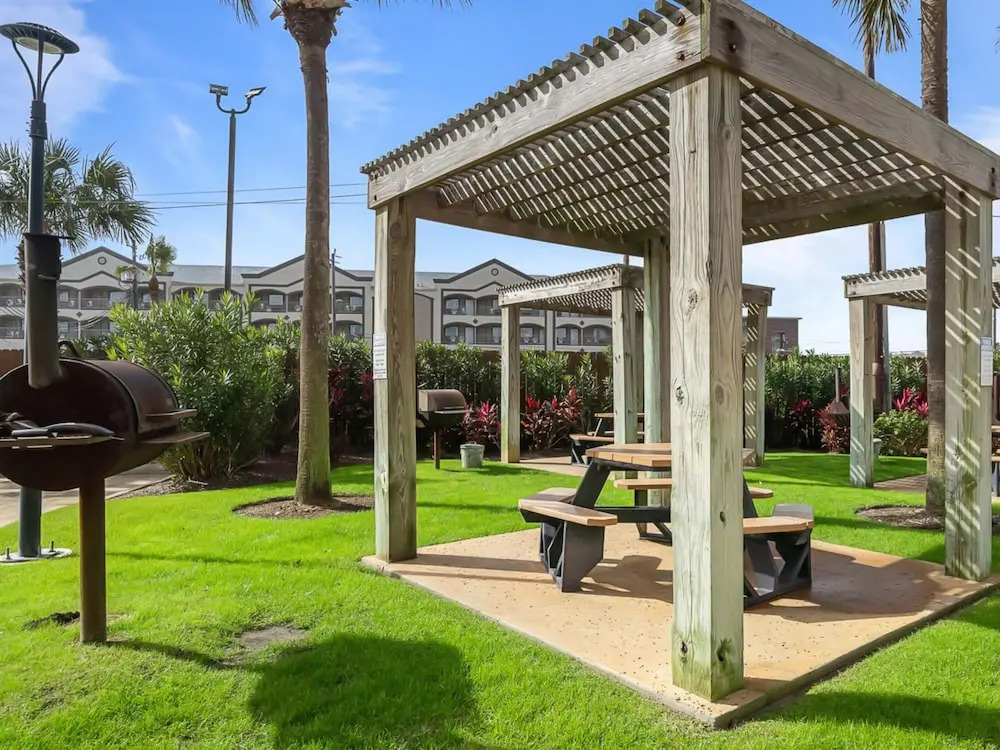 Sweet Gulf Views by Ryson Vacation Rentals