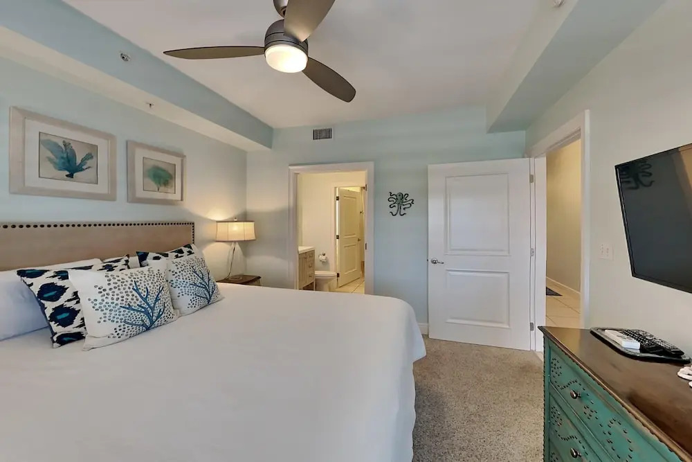 Cassine Station #305 by Southern Vacation Rentals