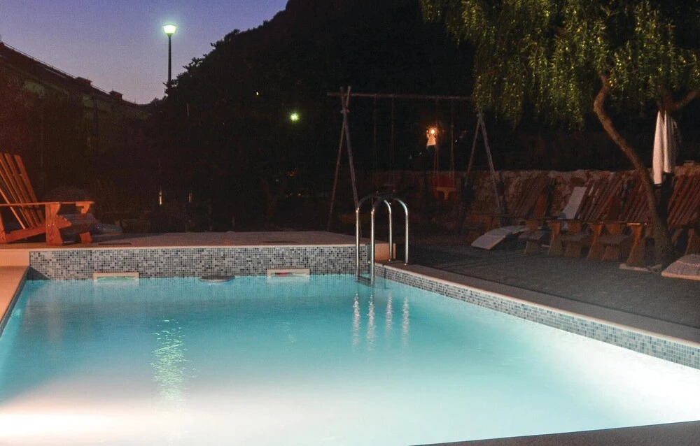 Beautiful Home in Omis With Wifi and 8 Bedrooms