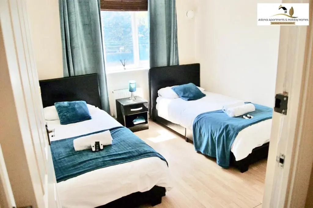 2 Bedroom Apartment at Dagenham , Adonai Serviced Accommodation, Free WiFi and Parking