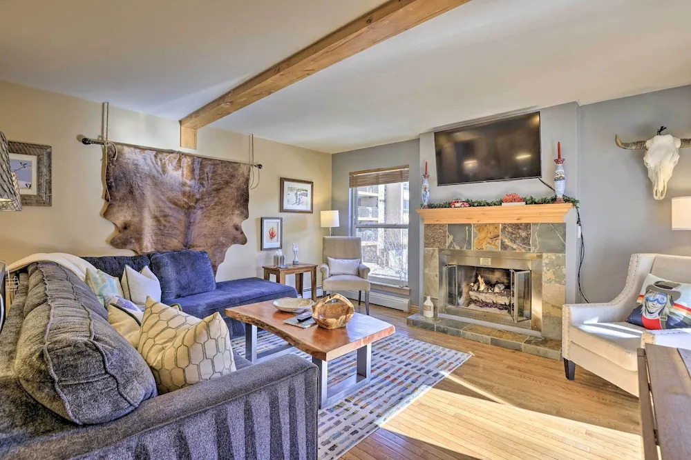 Vail Ski Condo w/ Mtn Views & Shuttle Service!