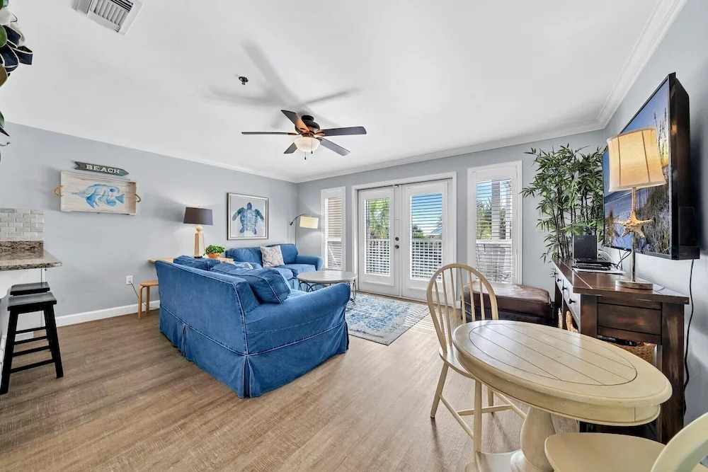 Gulf Place Caribbean 311