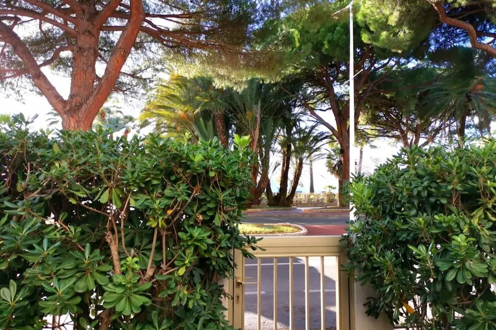 VANEAU Incroyable appartement avec jardin et vue mer