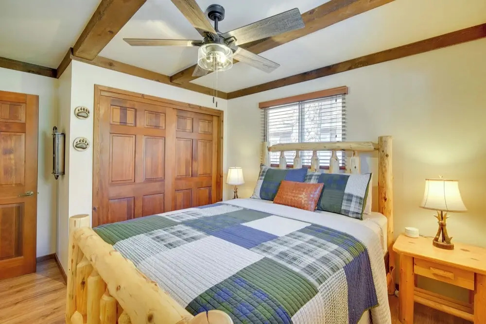 2 Mi to Snow Summit Skiing: Big Bear Cabin w/ Deck