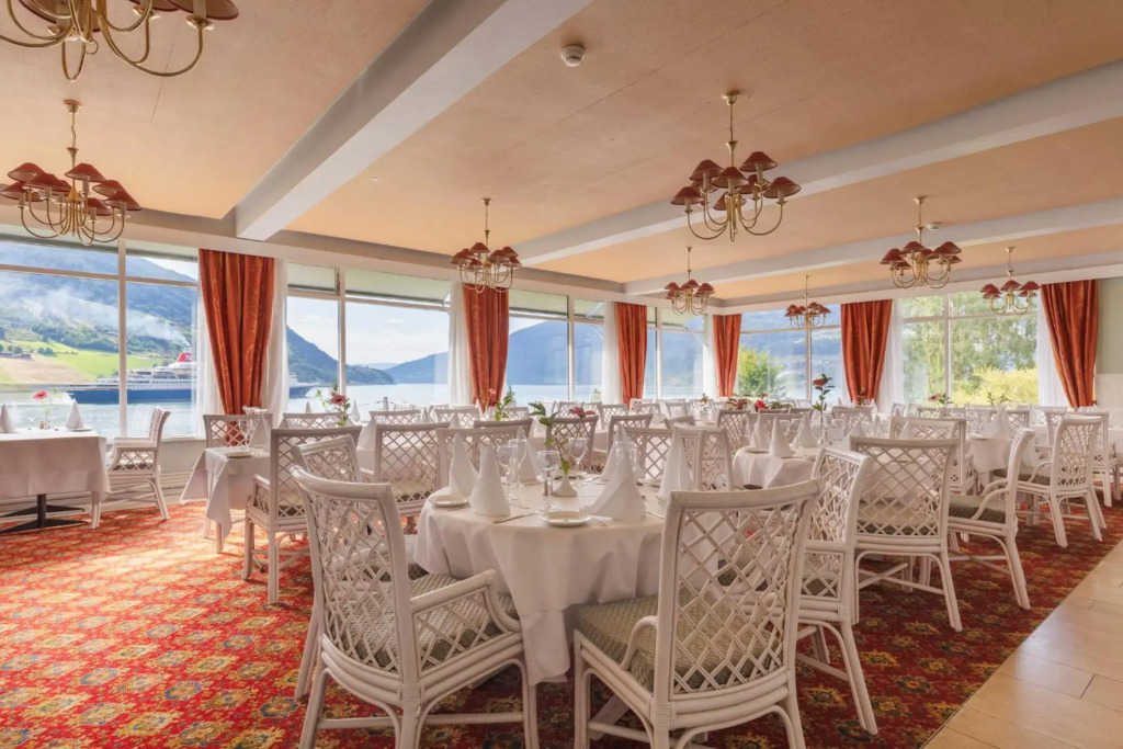 Olden Fjordhotel