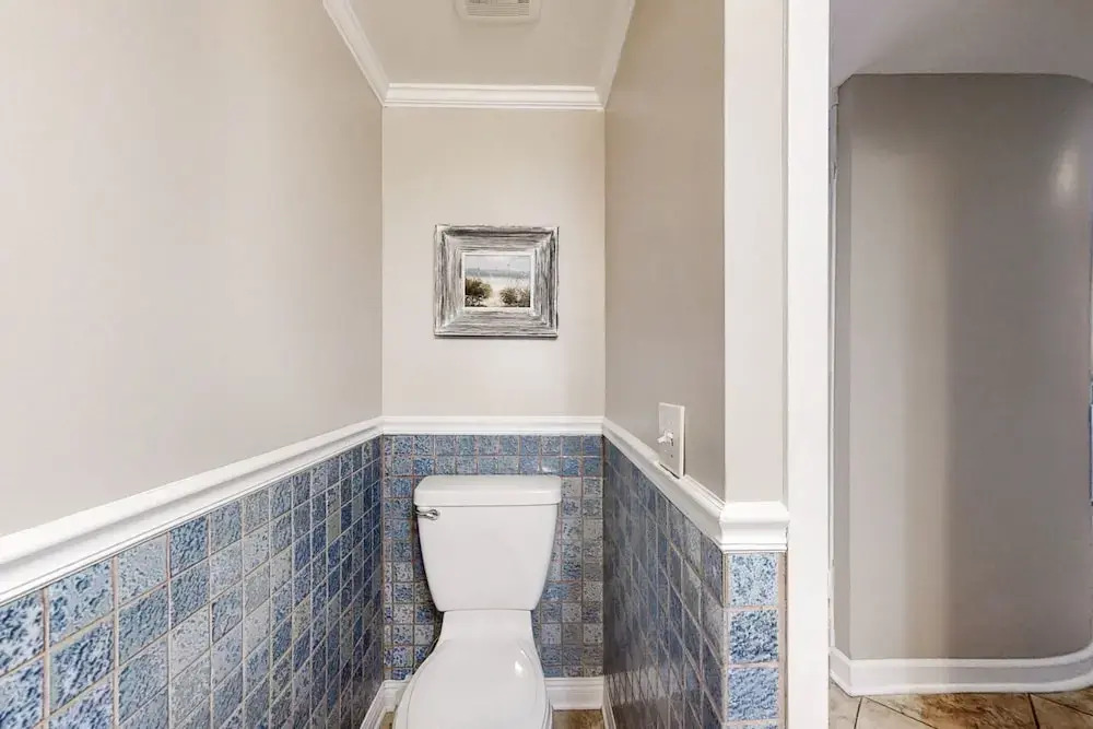 Bright & Airy Oceanfront Condo With Pool, Huge Balcony, Washer/dryer & AC