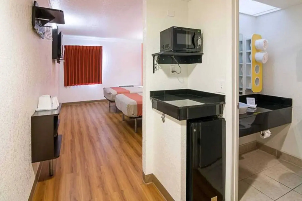 Motel 6-Tampa, FL - Fairgrounds