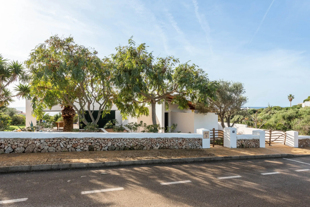 Villa Iris Torret by Escape Home