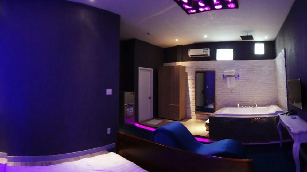 Love Point Hotel